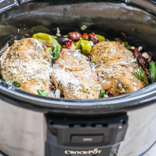 Crockpot greek chicken ready to be served