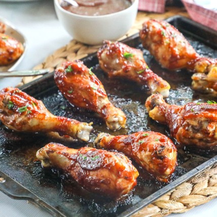 Baked BBQ Chicken Drumsticks {4 Ingredients!} · Easy Family Recipes