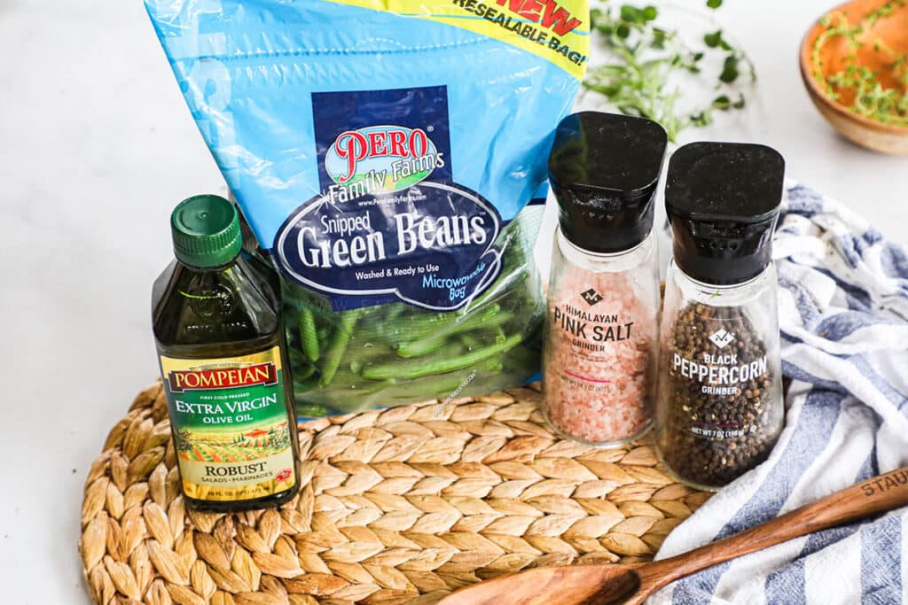 ingredients- green beans, olive oil, salt and pepper