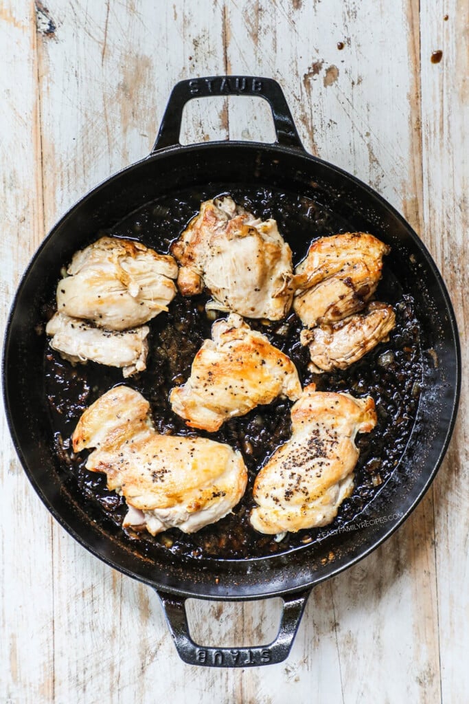 How to make honey garlic chicken step 5: Add chicken thighs back into skillet and simmer in sauce until finished cooking.