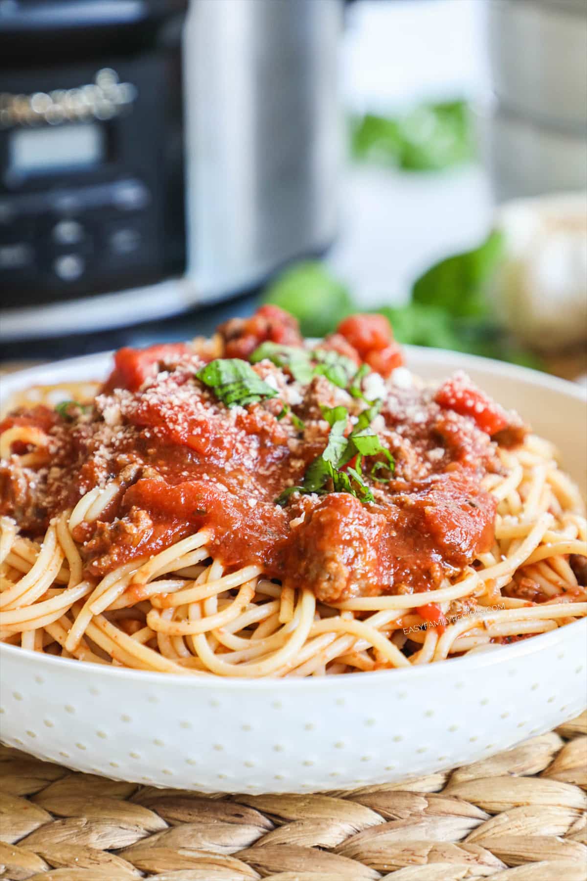 marinara sauce on spaghetti