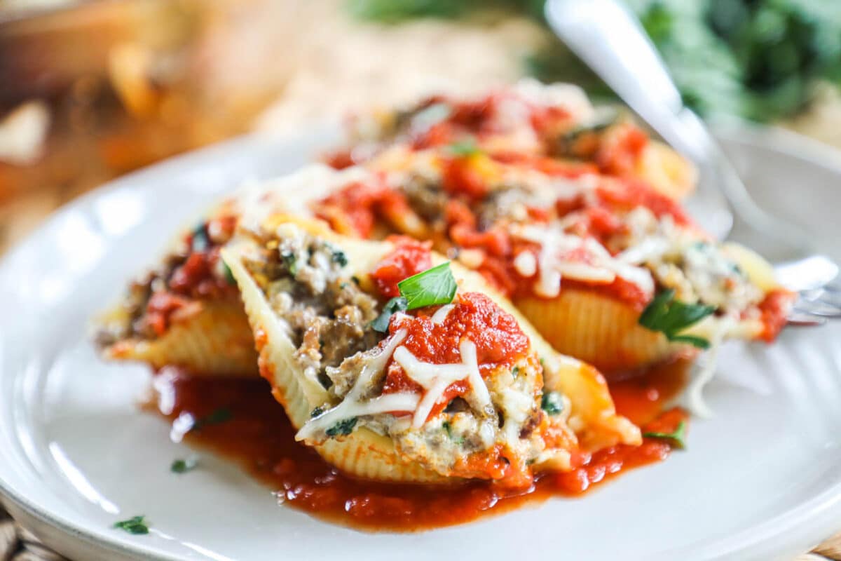 Creamy Sausage & Spinach Stuffed Shells