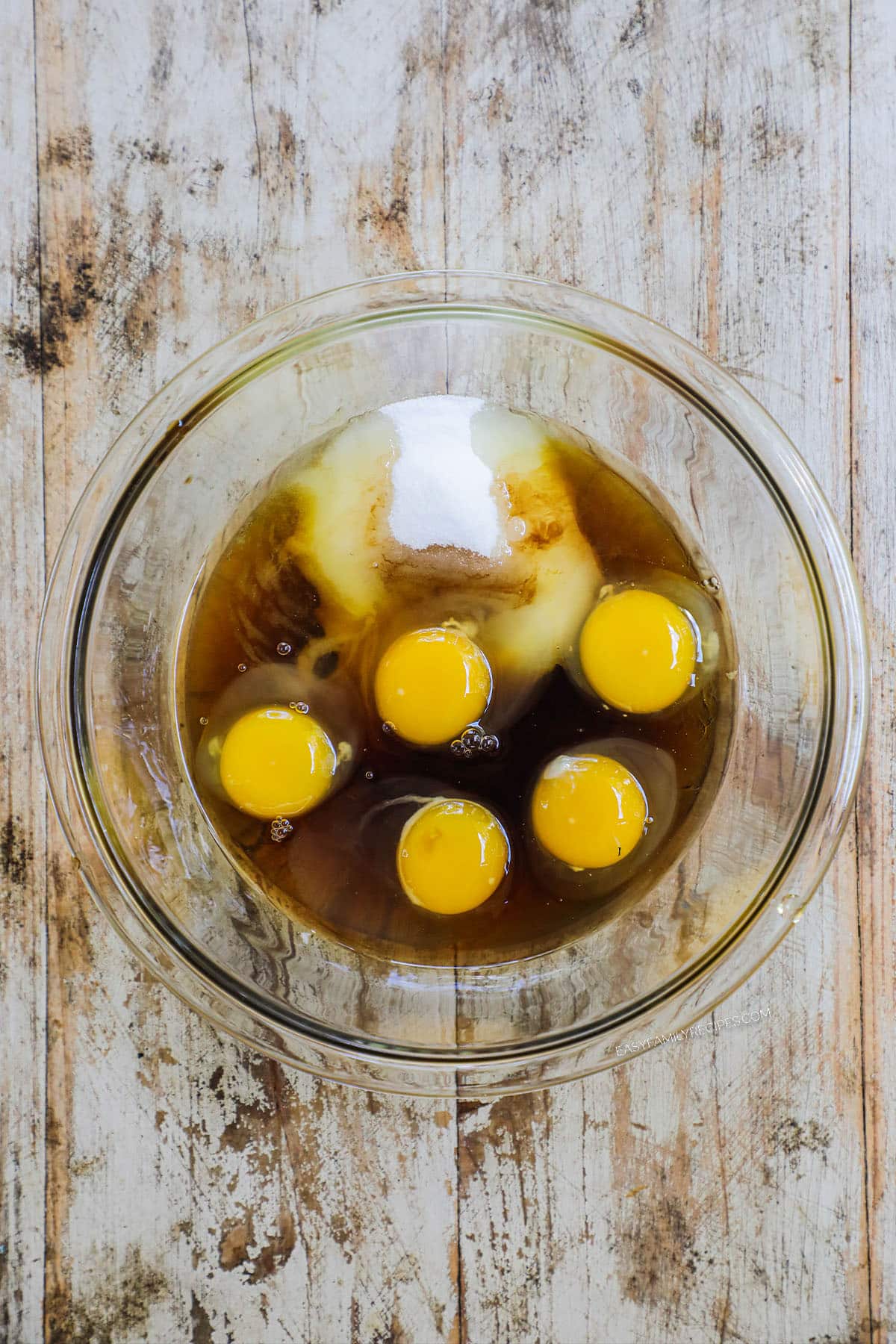 how to make pecan pie bard 3)Blend eggs, corn syrup, sugar, vanilla and salt until well combined.