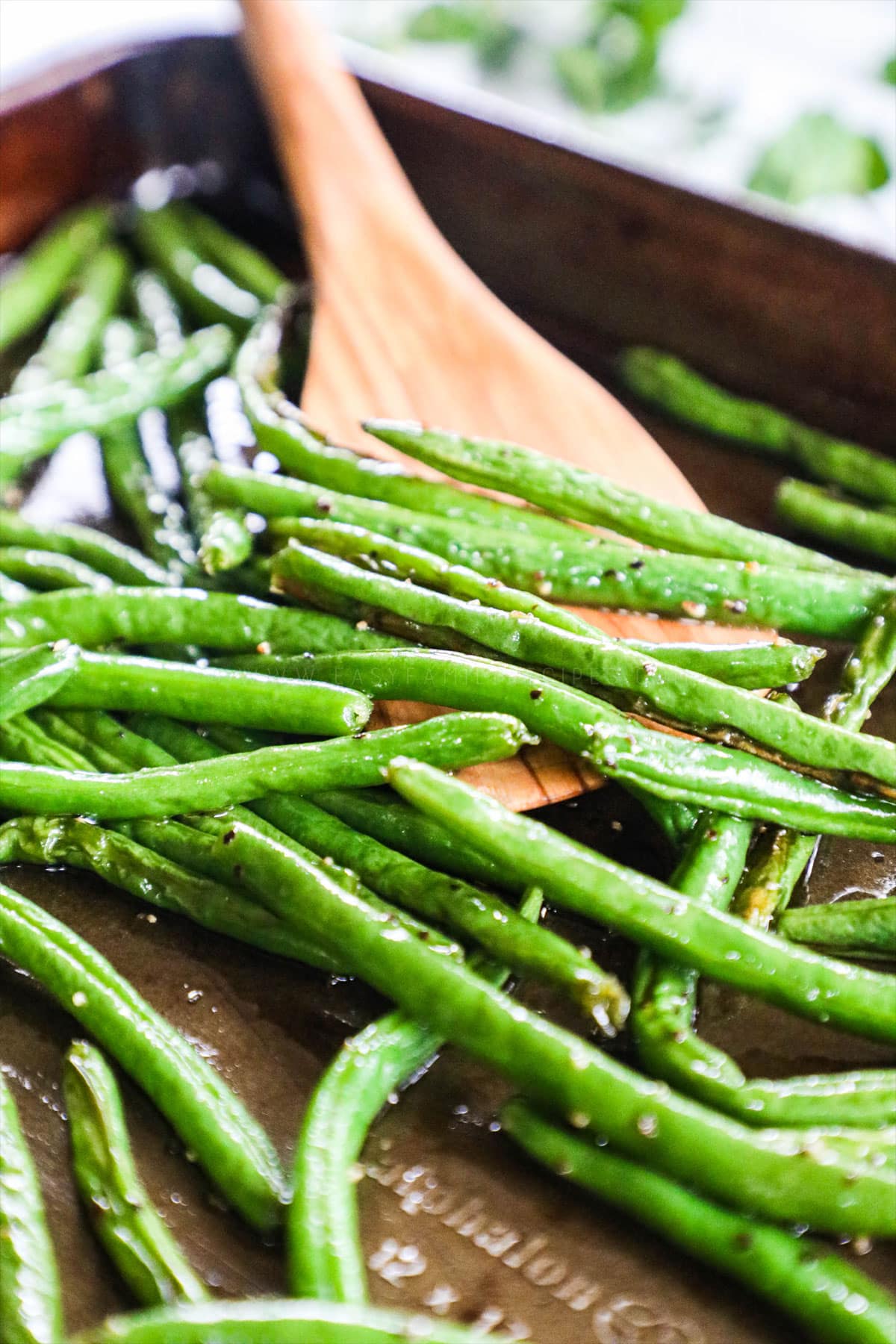 green beans on a roasting pan