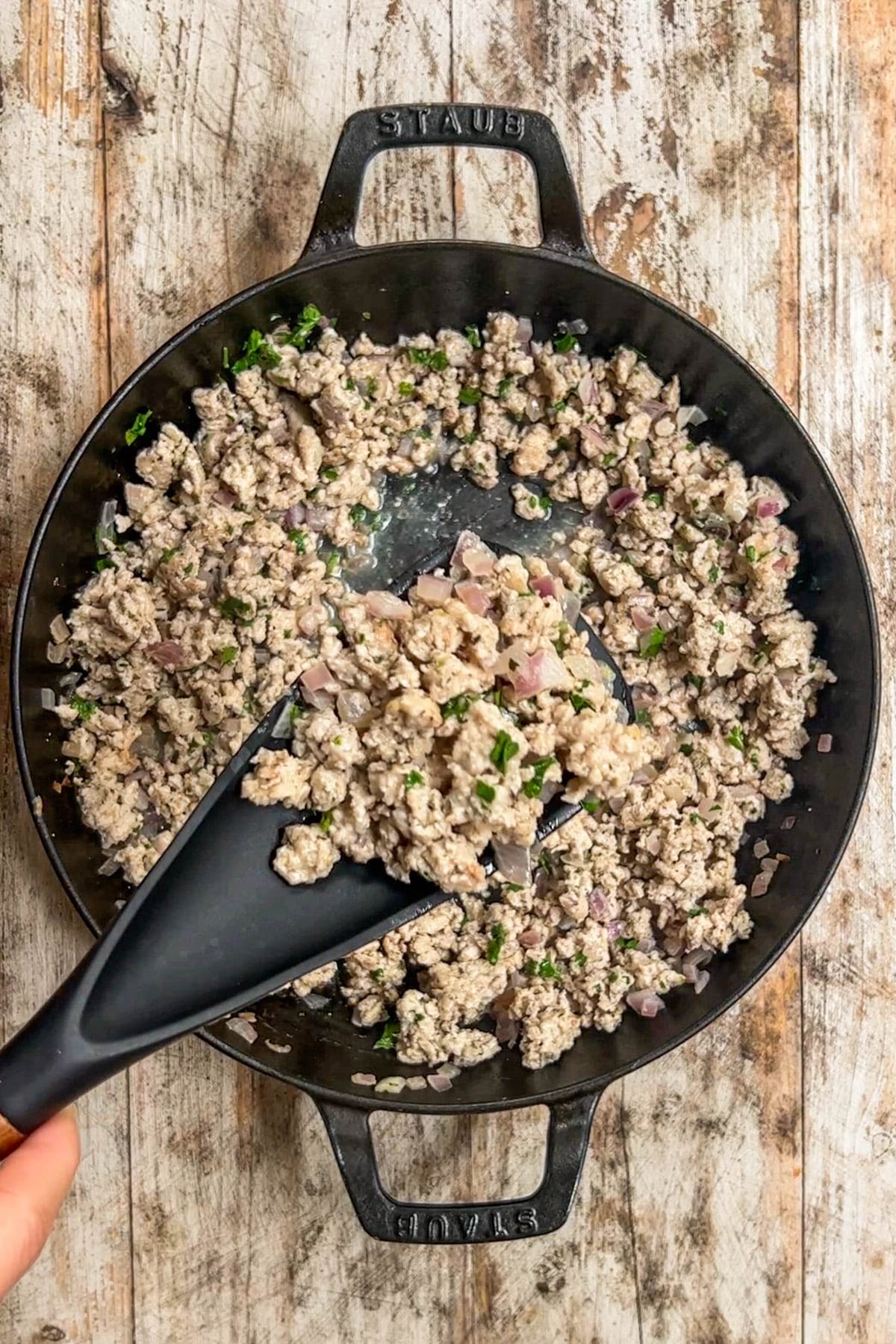 Cooked ground chicken filling for recipe.