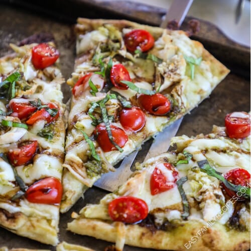 Caprese chicken flatbread recipe.