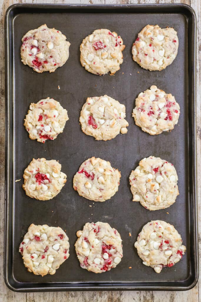 baked cookies on a baking sheet.