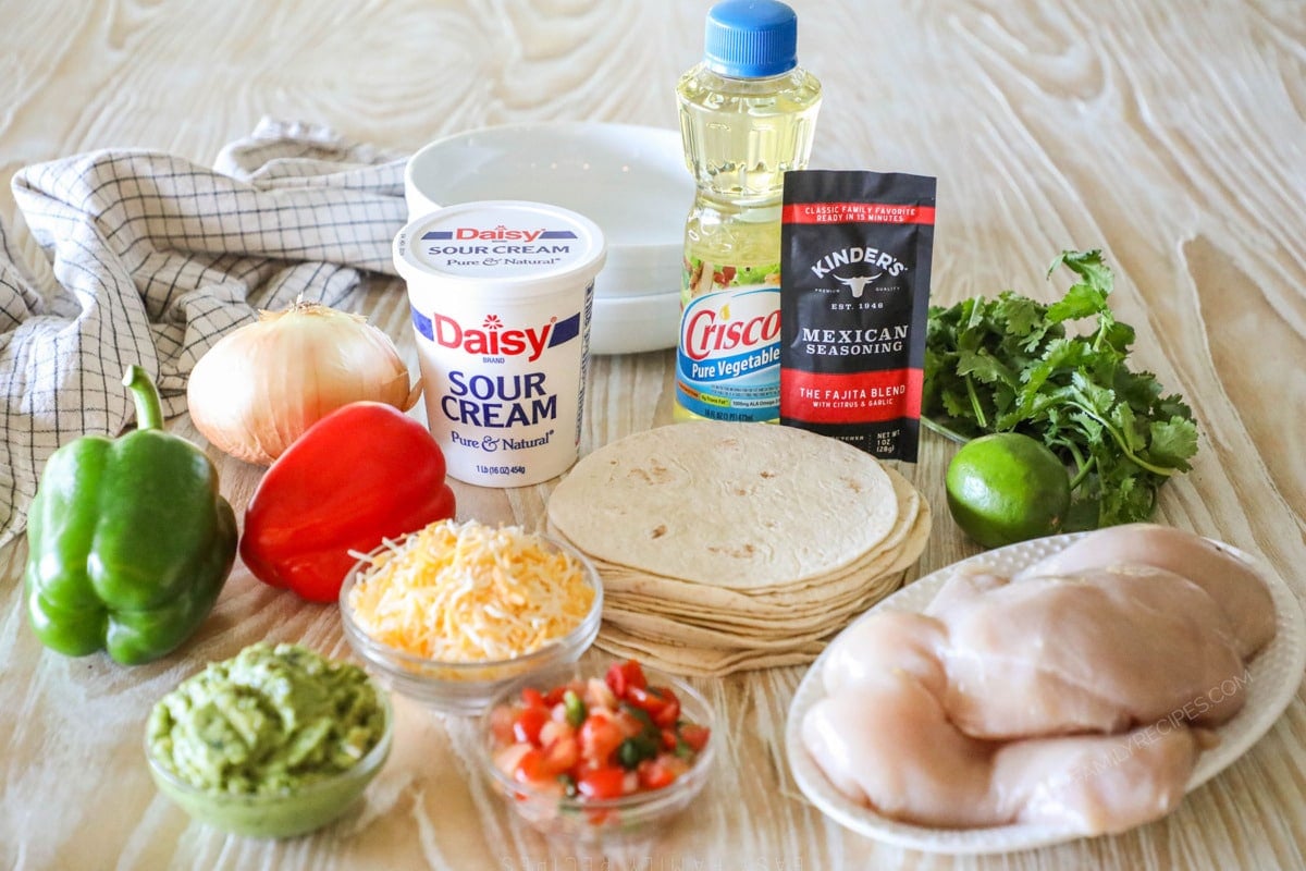 Ingredients for fajita tacos.
