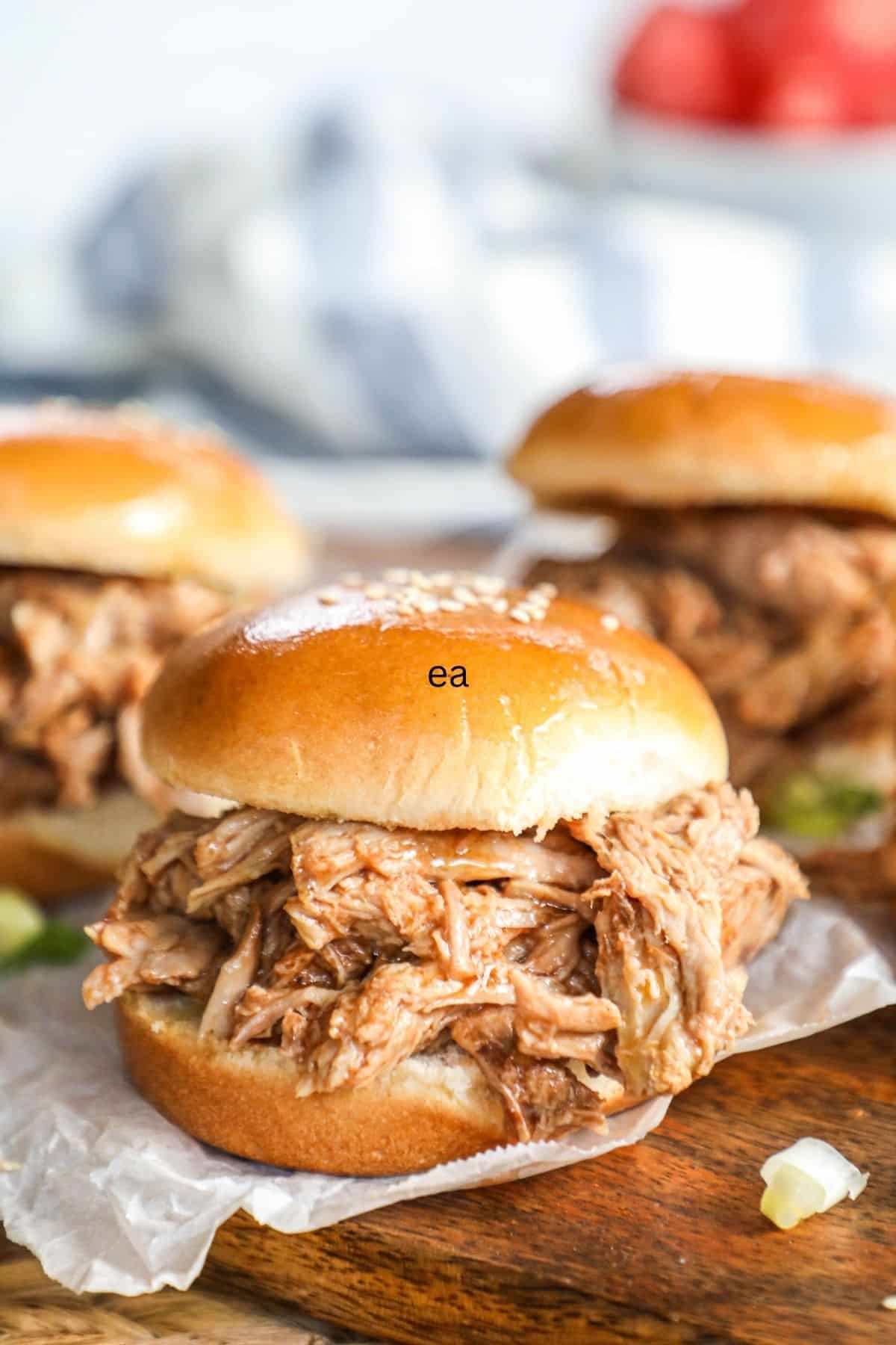 3 bbq pulled pork sliders