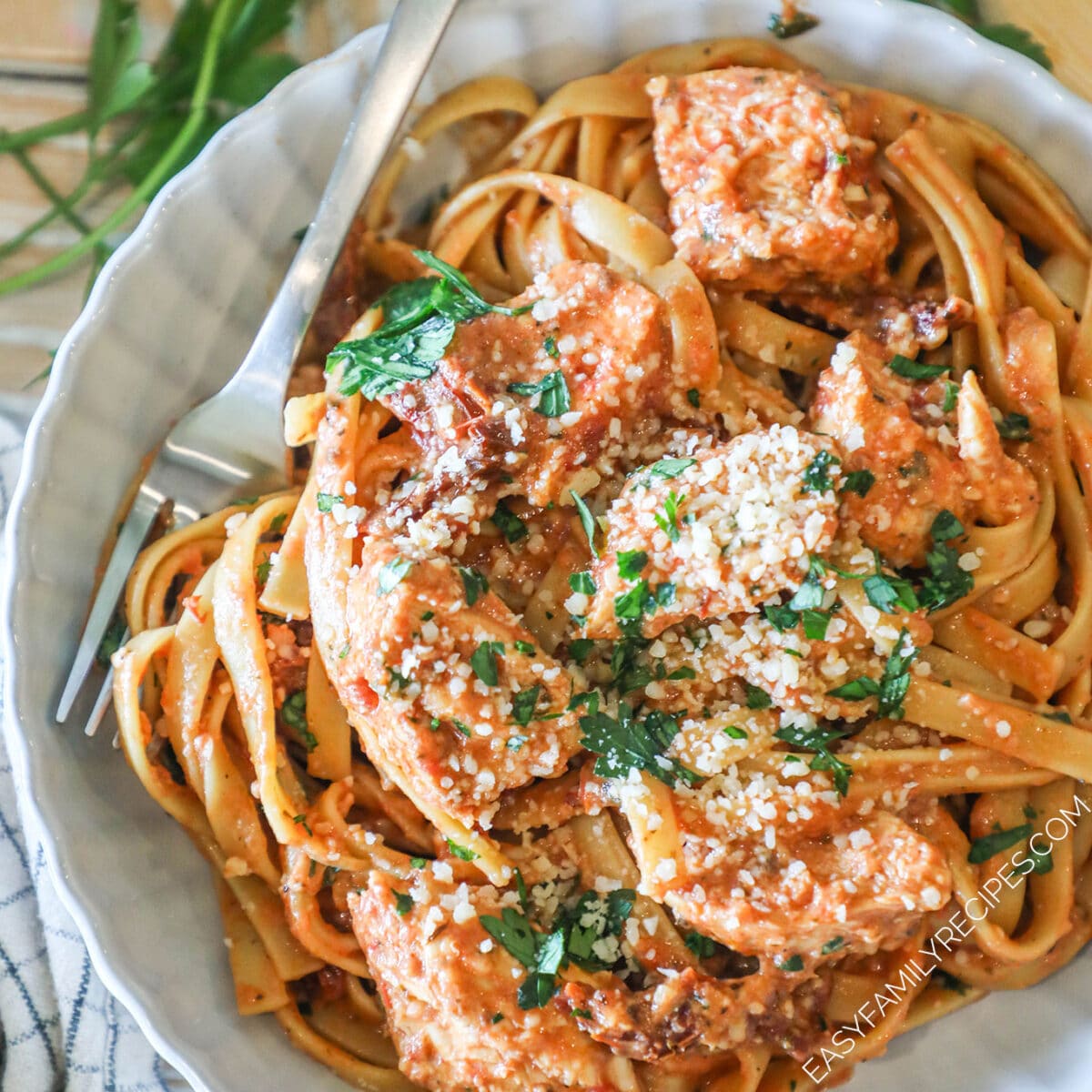 Crockpot Sun-Dried Tomato Chicken Alfredo