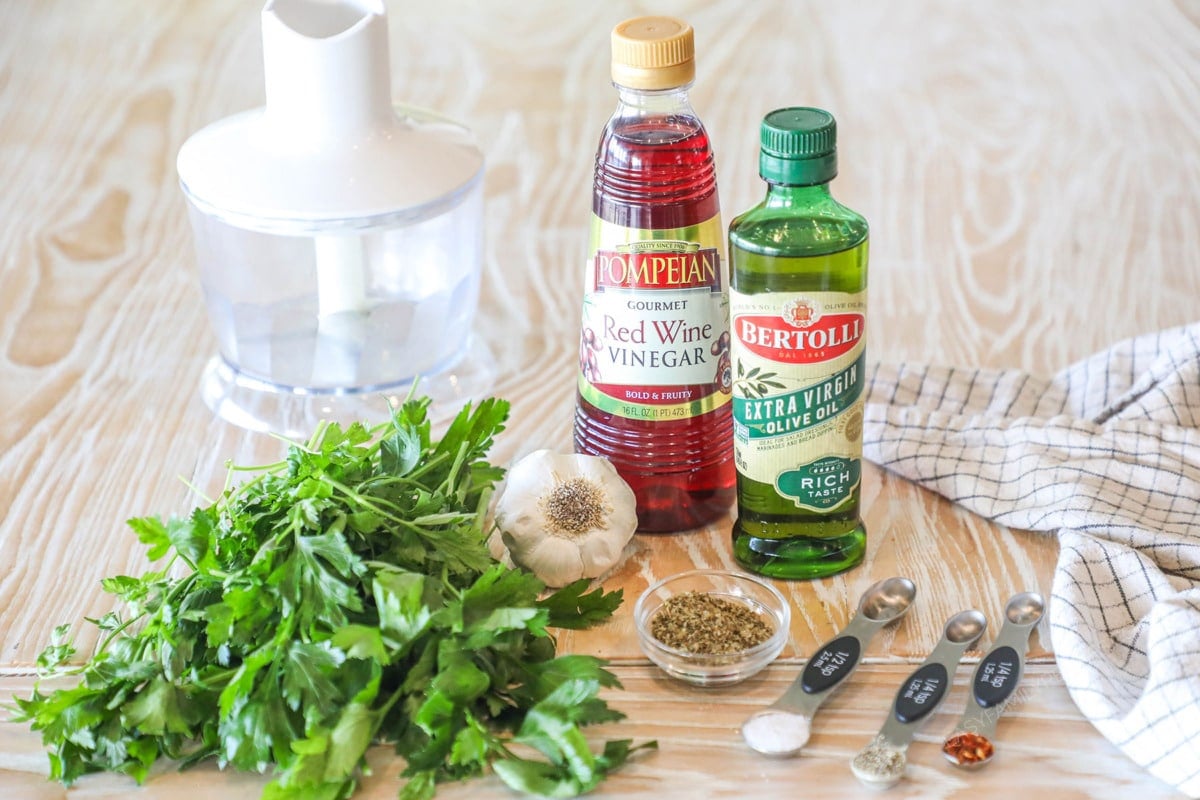 chimichurri main ingredients.