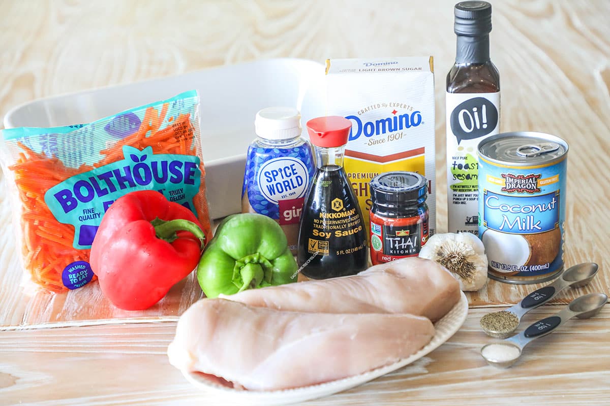 Ingredients needed to make baked chicken curry.