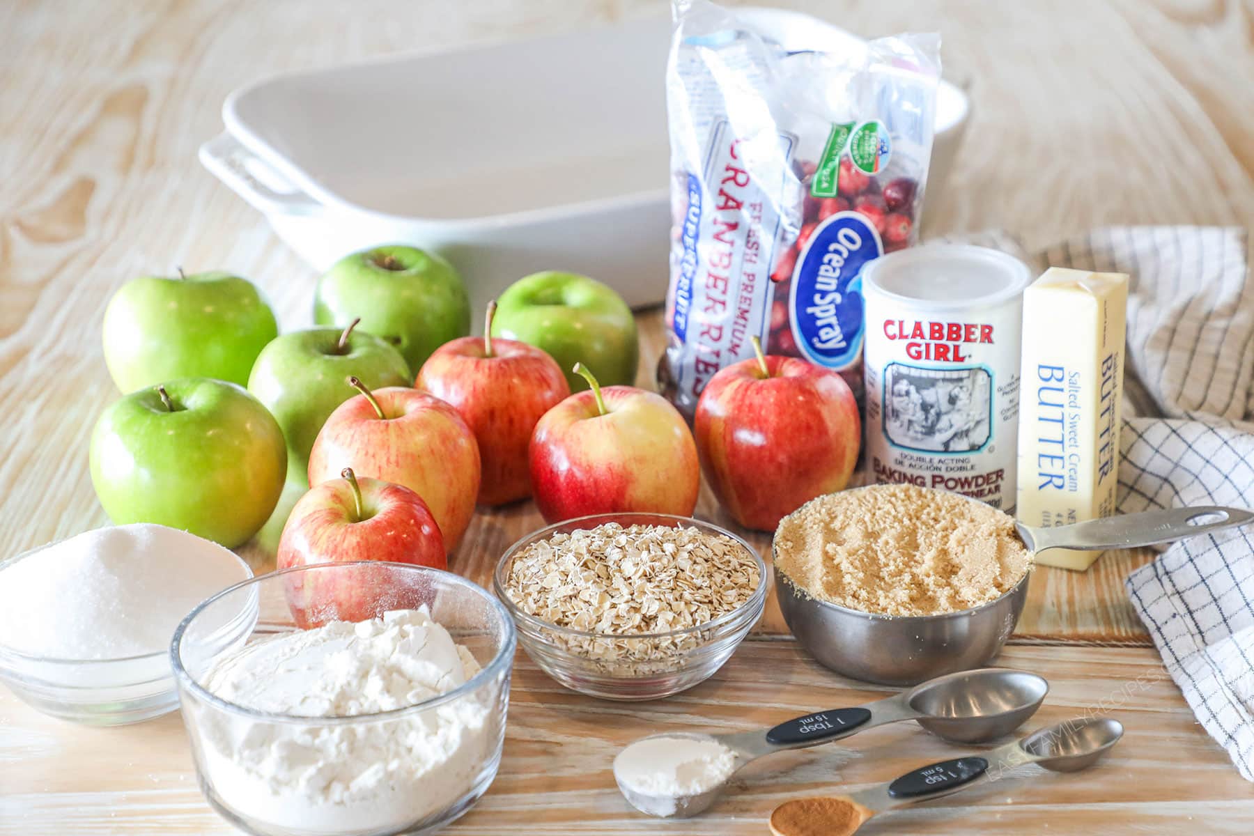 Ingredients needed to make apple cranberry crumble.
